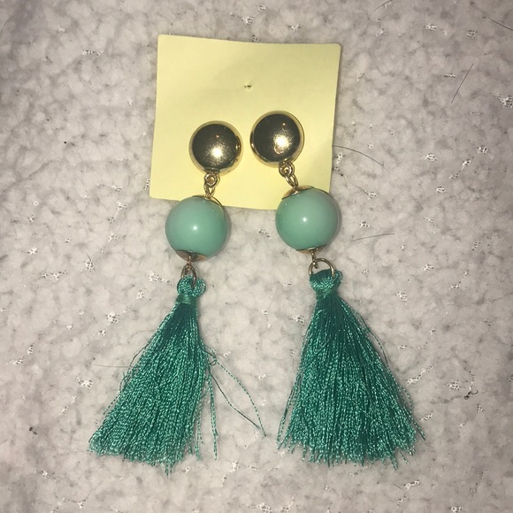 Jewelry - 🦋(5/$8) Tasseled Earrings